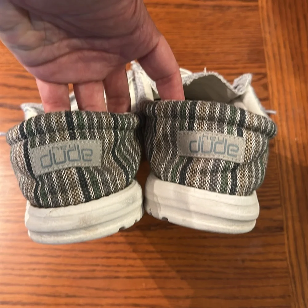 Men’s hey dude, shoes size 11